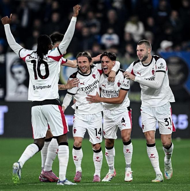 由于薪资微薄，意大利新闻工作者宣布在11月28日罢工（意大利记者因薪酬偏低将于11月28日罢工）