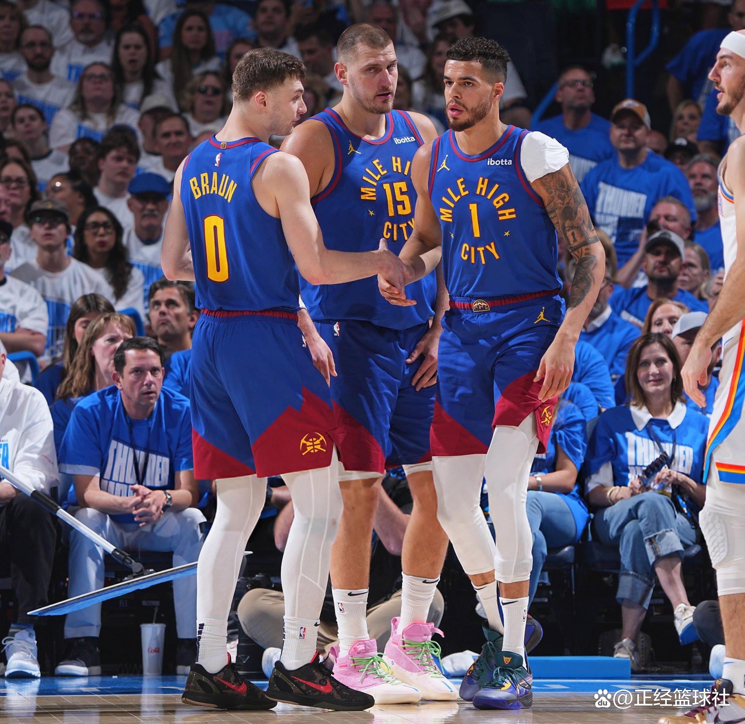 掘金约基奇三双末节爆发（约基奇三双引领掘金末节发力）