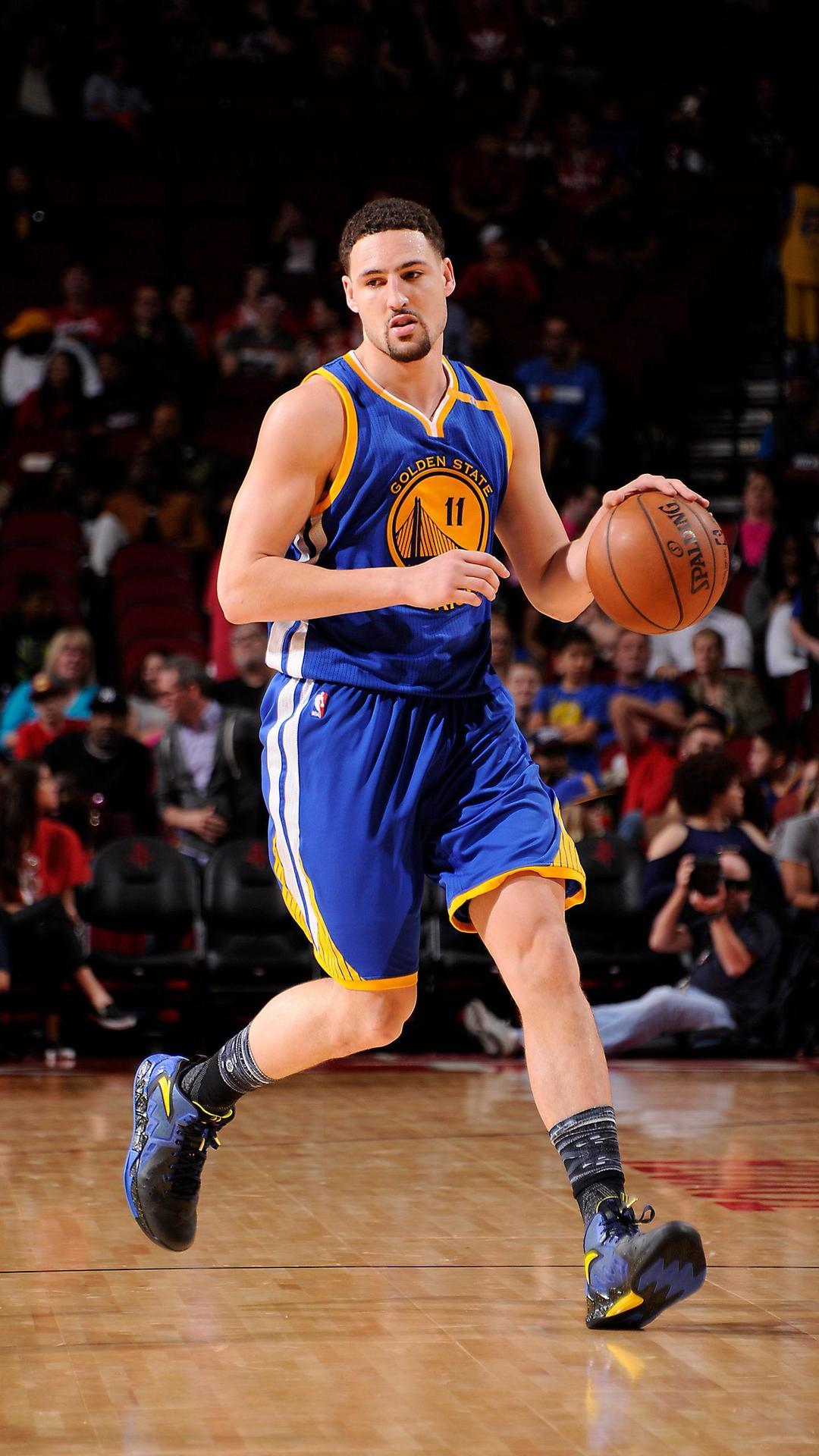 意媒：库普梅纳斯转型中卫表现亮眼，尤文中场补强成当务之急（意媒：库普梅纳斯客串中卫闪光，尤文中场补强迫在眉睫）