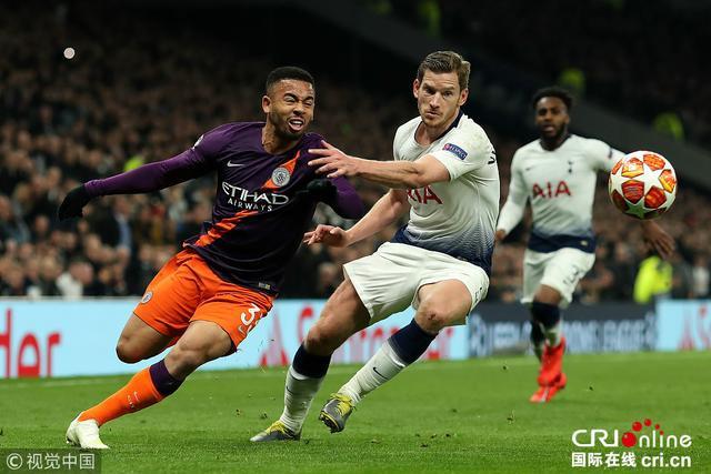 翻修球场，“连滚带爬”为的是“从从容容”（修缮球场：当下辛苦，只为日后从容）