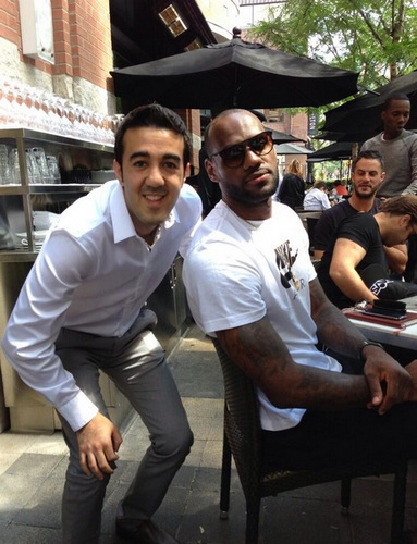 克拉克斯顿赛季第2次三双，本赛季唯二多次拿下三双的中锋（克拉克斯顿本季再拿三双，成为赛季仅两位多次三双的中锋之一）