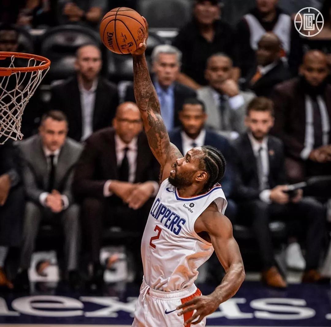 和田宇宙地毯队夺得2025新疆阿图什杯冠军，冠军奖金100万元（和田宇宙地毯队加冕2025新疆阿图什杯，揽获100万元冠军奖金）