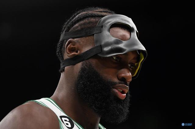 皇马1.5亿新星入选大名单！18岁天才中卫获首次征召，利物浦多特疯抢皇马死活不卖（18岁天才中卫首入皇马大名单：1.5亿新星遭利物浦、多特竞逐，皇马坚决留人）