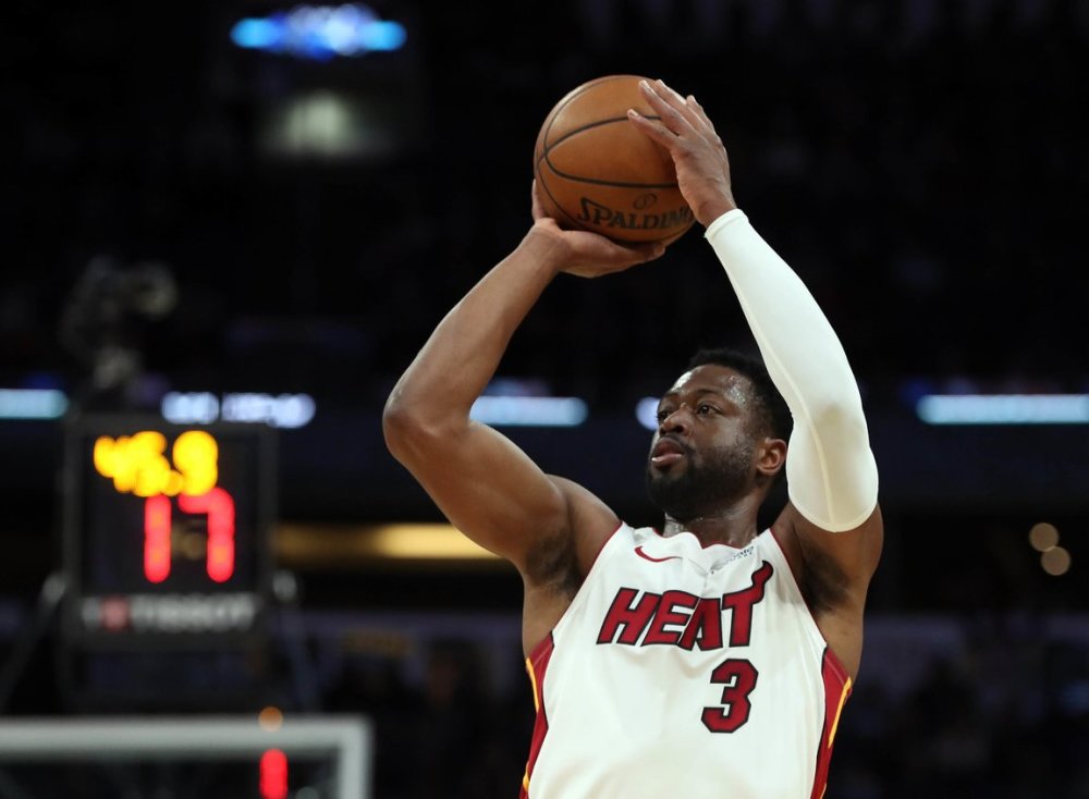 枯坐90分钟 33岁萨拉赫暗示离队 炮轰斯洛特：背信弃义一脚踹开我（枯坐全场90分钟！33岁萨拉赫疑似寻求离队 怒斥斯洛特：出尔反尔把我踢开）