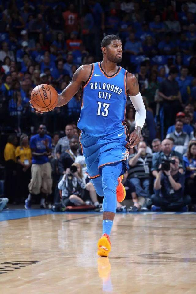 足球国足队内对抗赛出现精彩世界波（国足队内对抗赛上演精彩世界波）