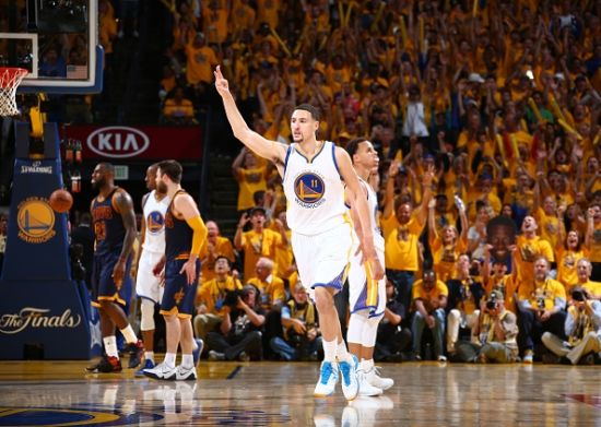 杰伦·约翰逊30+12+12助老鹰终结连败，首次连场三双（30+12+12！杰伦·约翰逊率老鹰止住连败，生涯首次连两场三双）