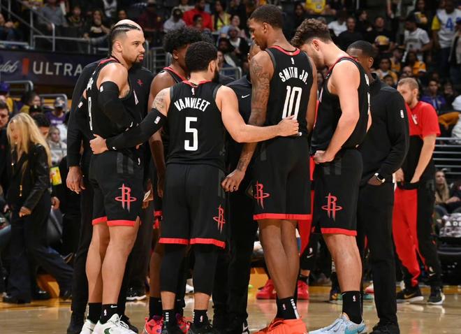 TA：FIFA在卖世界杯期间的停车证，价格是每场75至175美元（TA：FIFA世界杯比赛日停车证开售，单场售价75至175美元）